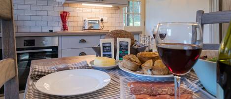 Cookware/dishes/utensils