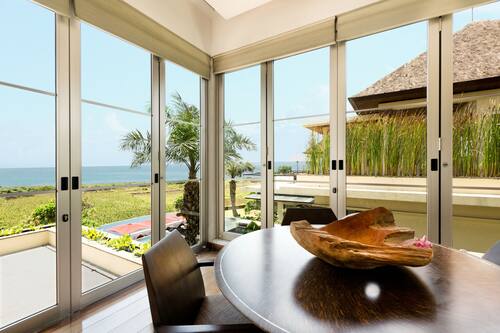 3 Bedrooms Deluxe Villa Beachfront | Living area