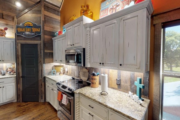 Frigorífic, microones, forn i placa de cuina