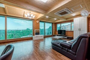 免费 WiFi、床单