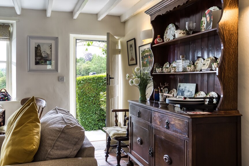 A Delightful Stone Property That Has A Traditional Countryside Charm. - Belper
