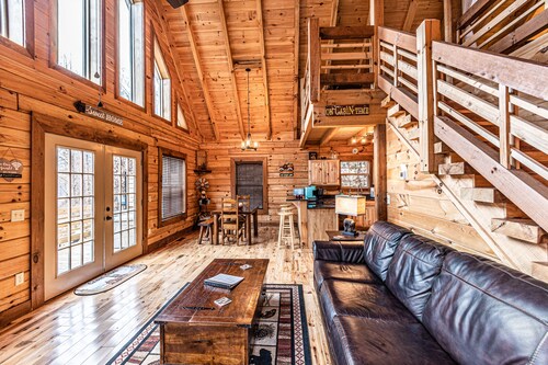 Real log cabin near Nantahala rafting! Hot tub, easy access, & game room.