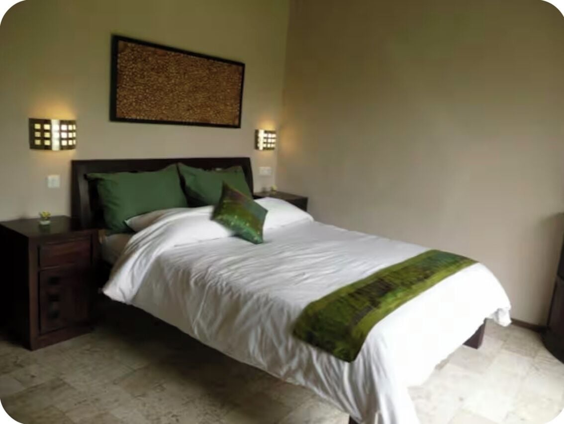 1 soverom, skrivebord, wi-fi (inkludert) og sengetøy