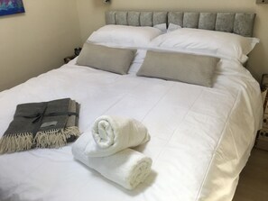 1 chambre, fer et planche à repasser, lit parapluie, Wi-Fi gratuit