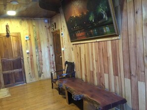 Lobby sitting area - Motel Amigo Kalaw (Kalaw)