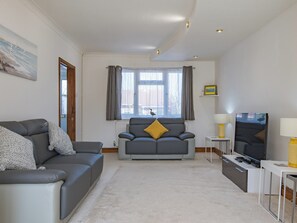 TV - 3 bedroom accommodation in Whitstable (Whitstable)