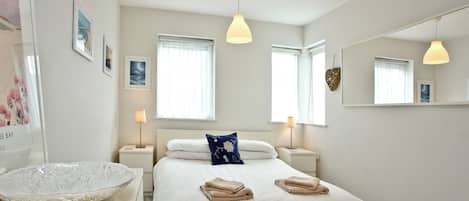 2 bedrooms, WiFi (free), bed sheets