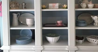 VALKOINEN MÖKKI 1/2 BLOCK RANNASTA