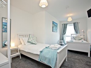 2 bedrooms, free WiFi, bed sheets - 2 bedroom accommodation in Newquay (Newquay)