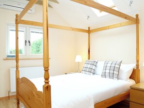 3 bedrooms, free WiFi, bed sheets - Kentish Barn Retreat (Chilham)