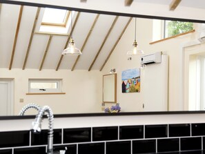 Interior - Kentish Barn Retreat (Chilham)