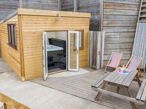 Terrace/patio - Kentish Barn Retreat (Chilham)