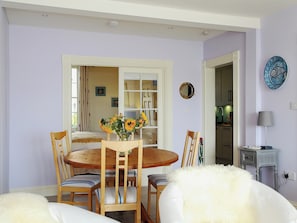 Dining - 1 bedroom accommodation in Sandgate (Sandgate)