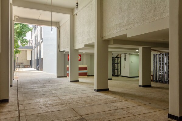 Ubetjent parkering (inkludert)