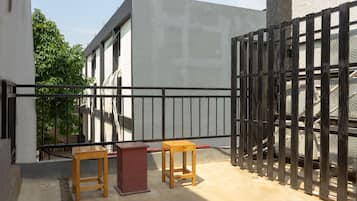 Kamar Double Standar | Pemandangan balkon