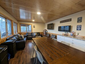 Interior - Saganaga Lodge Large Family Room #1 (Grand Marais)