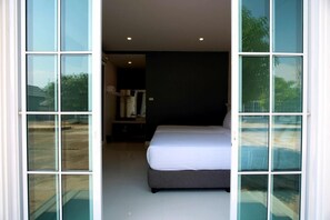 高档床上用品、办公桌、遮光窗帘、隔音