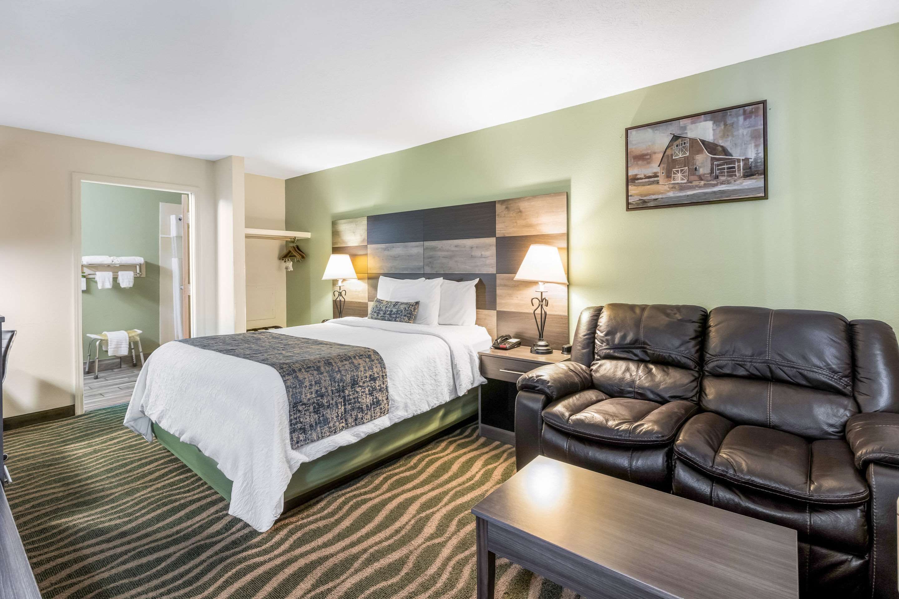 desk, laptop workspace, iron/ironing board, free wifi