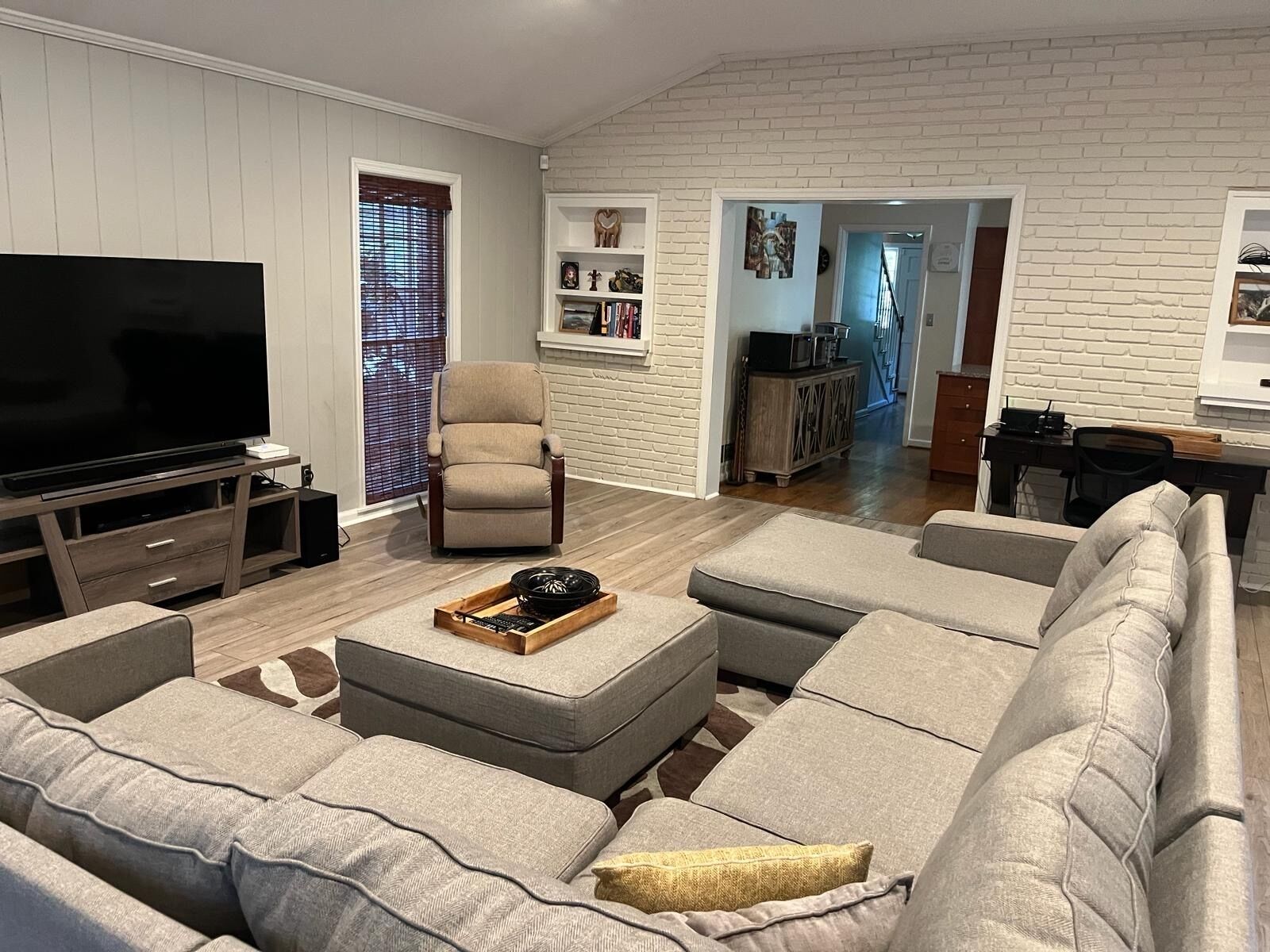 VININGS ATL- Walking distance to Restaurants, Shopping & More!