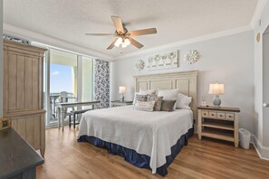 3 habitaciones, escritorio, tabla de planchar con plancha y wifi gratis