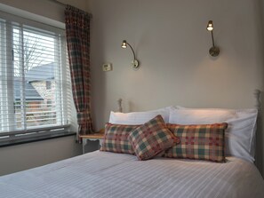 2 bedrooms, free WiFi, bed sheets - 2 bedroom accommodation in North Hill (North Hill)