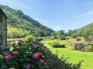 Property grounds - 4 bedroom accommodation in Llanfachreth, near Dolgellau (Llanfachreth, near Dolgellau)