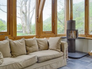 Fireplace - 4 bedroom accommodation in Llanfachreth, near Dolgellau (Llanfachreth, near Dolgellau)