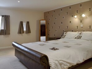 1 bedroom, free WiFi, bed sheets - 1 bedroom accommodation in Wigton, near Carlisle (Wigton, near Carlisle)