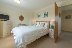 3 Schlafzimmer, Reisekinderbett, Internetzugang, Bettwäsche