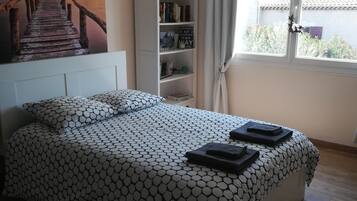 2 chambres, fer et planche Ă repasser, Wi-Fi gratuit, draps fournis