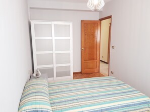 4 bedrooms, WiFi, bed sheets