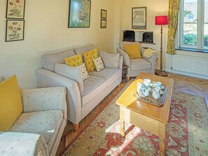 Living area - 2 bedroom accommodation in Long Compton, near Chipping Norton (Long Compton, near Chipping Norton)