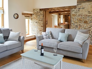 TV, fireplace - The Oak Stall - UK11023 (East Worlington, near South Molton)
