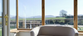 Upper Close - UK10873