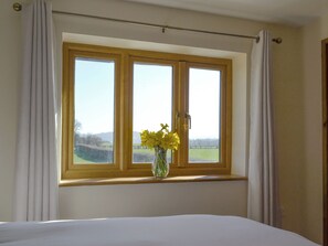 4 bedrooms, free WiFi, bed sheets