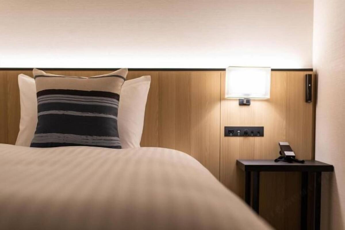 1 soverom, lydisolert, strykejern/-brett og wi-fi (inkludert)