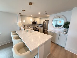 Fridge, microwave, stovetop, dishwasher - MVG 1013 Oceanfront COMPLETELY RENOVATED photos soon (North Myrtle Beach)