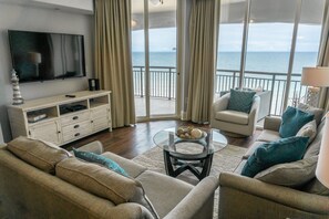 TV, DVD-spiller og bøker