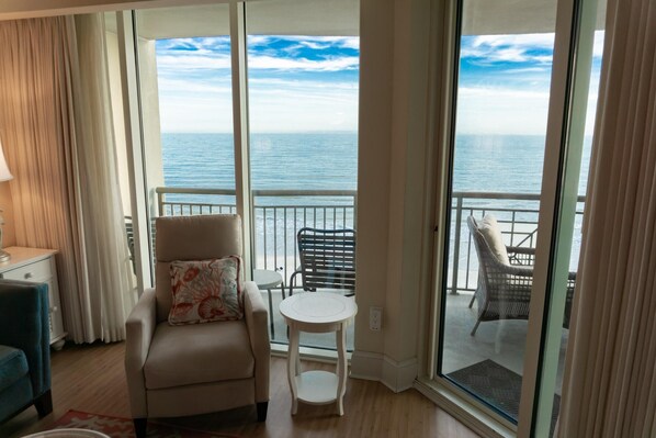 TV, DVD player, books - MVG 1007 3 Bedroom 3 Bath Oceanfront (North Myrtle Beach)