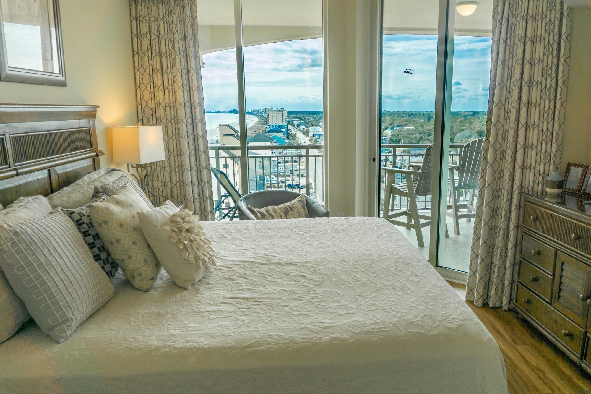 4 bedrooms, iron/ironing board, WiFi, wheelchair access