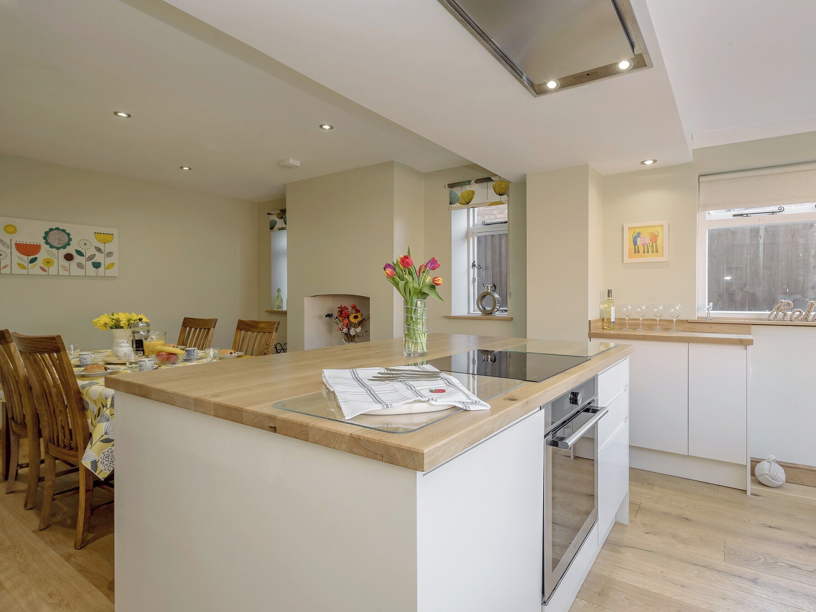 Lave-vaisselle, chaise haute