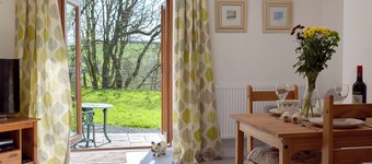 1 bedroom accommodation in Cwmsychpant, near Lampeter