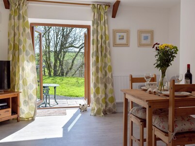 1 bedroom accommodation in Cwmsychpant, near Lampeter