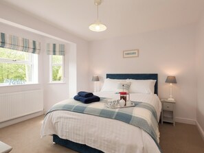 4 soverom, wi-fi (inkludert) og sengetøy