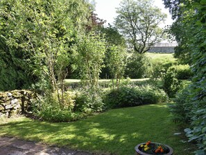 المنطقة المحيطة بالمنشأة