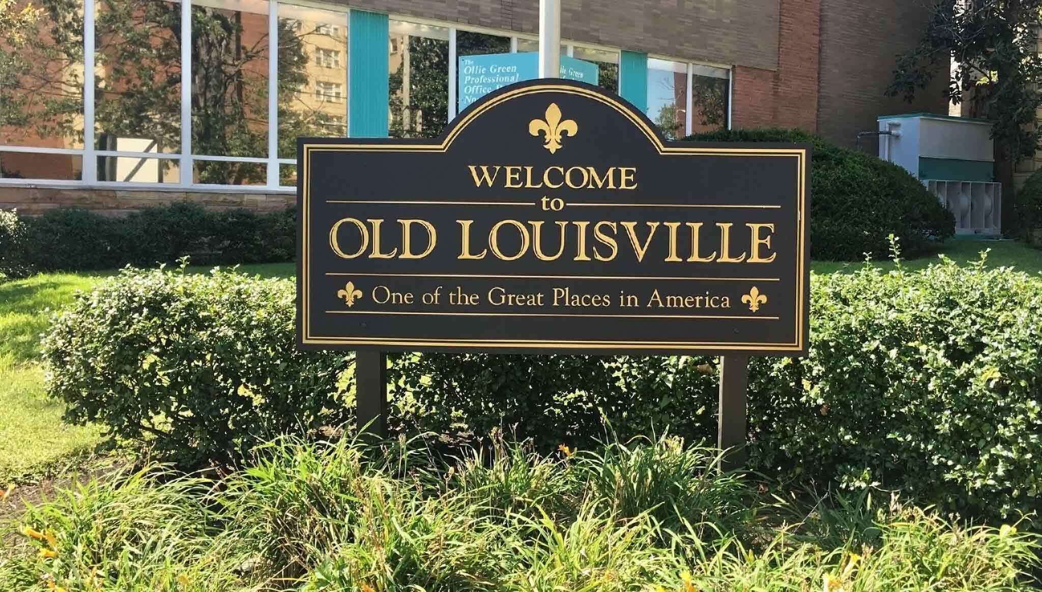Welkomstbord voor Old Louisville, vermeld als een van de mooiste plekken in Amerika.