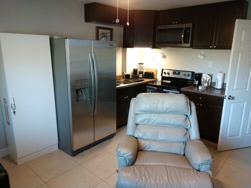 Private 2/2 for family or two couples