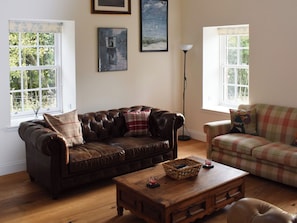 TV, fireplace - 3 bedroom accommodation in St Cyrus, near Montrose (St Cyrus, near Montrose)
