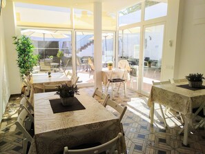 Dining - Family home in the heart of the Delta (Poblenou del Delta)
