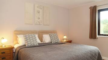 2 bedrooms, free WiFi, bed sheets, wheelchair access